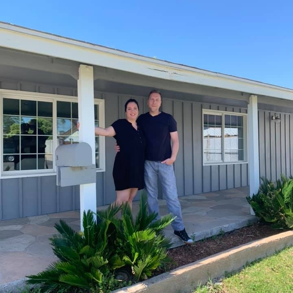 Meet your Posher, Beth - Picture 1 of 1